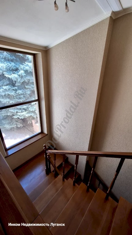 Продам 2-х этажный дом 270 м2 в городе Луганск, улица Оборонная