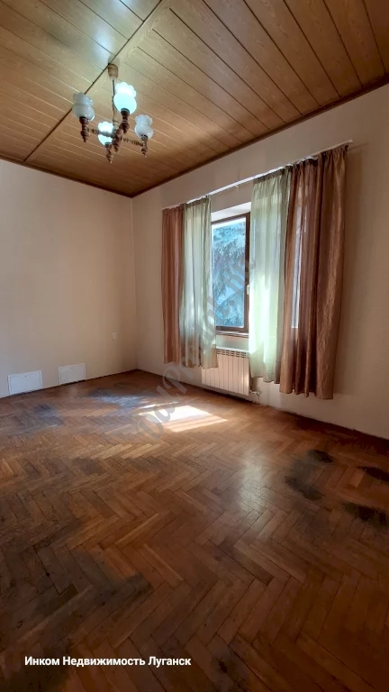 Продам 2-х этажный дом 270 м2 в городе Луганск, улица Оборонная
