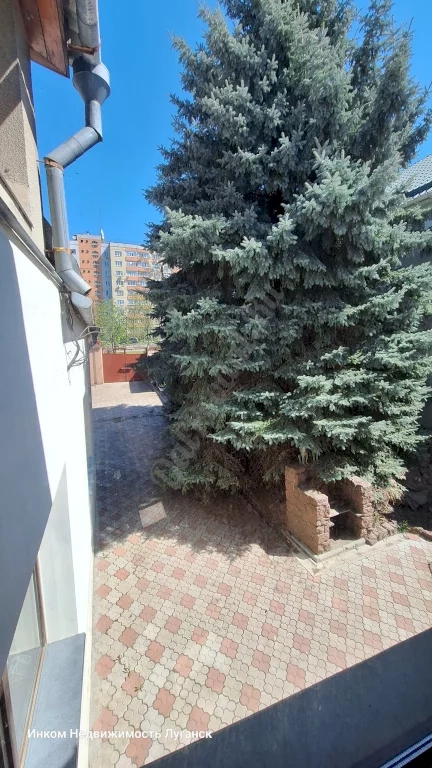Продам 2-х этажный дом 270 м2 в городе Луганск, улица Оборонная