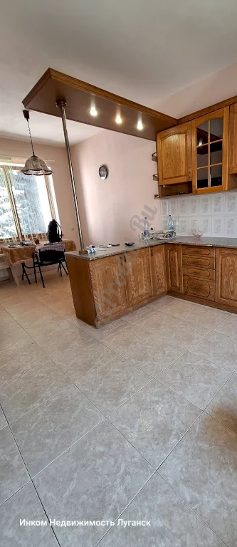 Продам 2-х этажный дом 270 м2 в городе Луганск, улица Оборонная