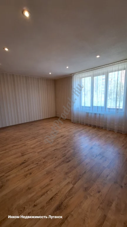 Продам 2-х этажный дом 270 м2 в городе Луганск, улица Оборонная