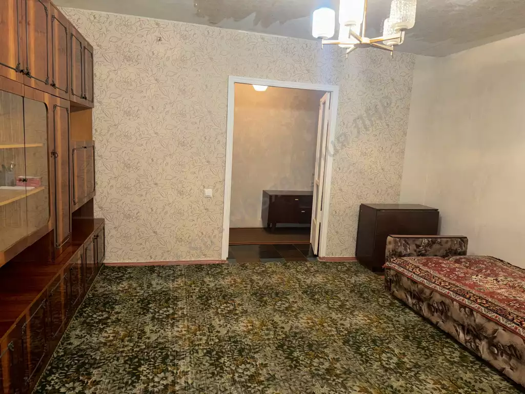 Продажа квартиры, 3 комнаты, 70.4 м², агент