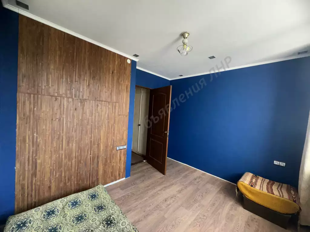 Продажа квартиры, 3 комнаты, 70.4 м², агент