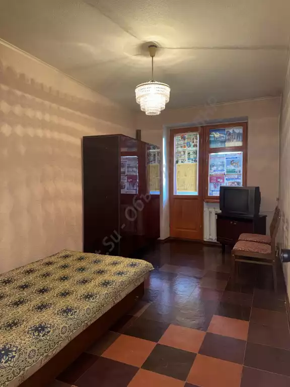 Продажа квартиры, 3 комнаты, 70.4 м², агент