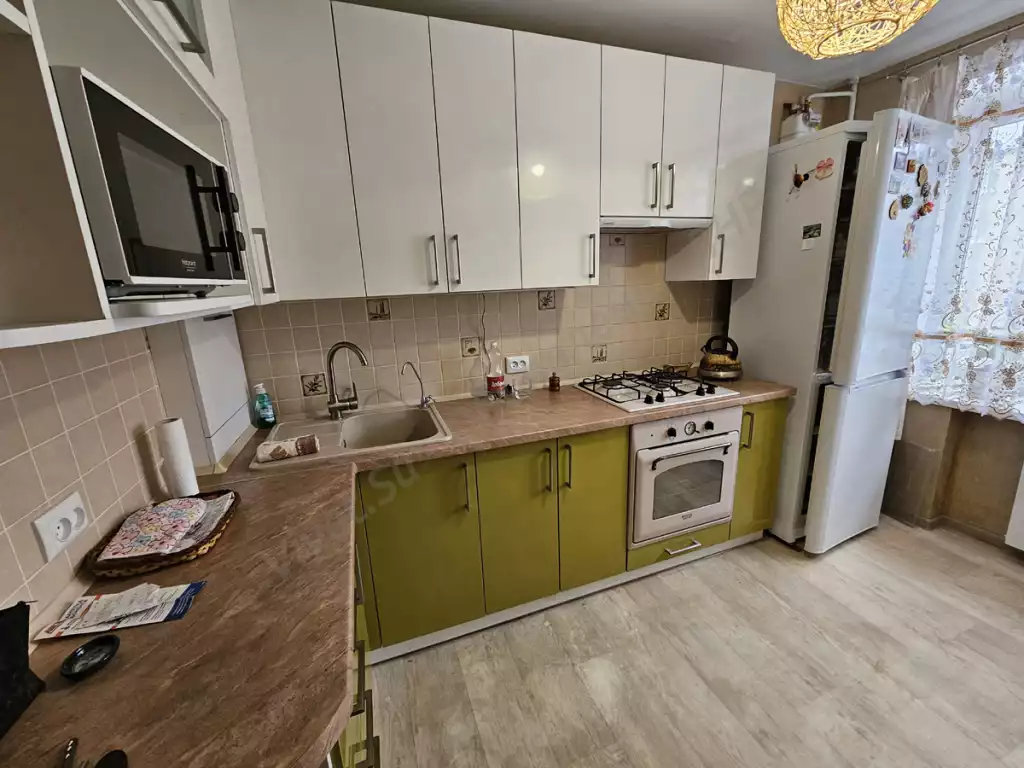 Продажа квартиры, 3 комнаты, 62 м², агент