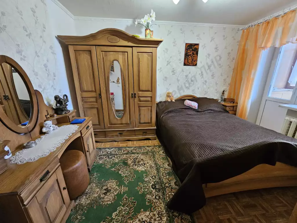 Продажа квартиры, 3 комнаты, 62 м², агент