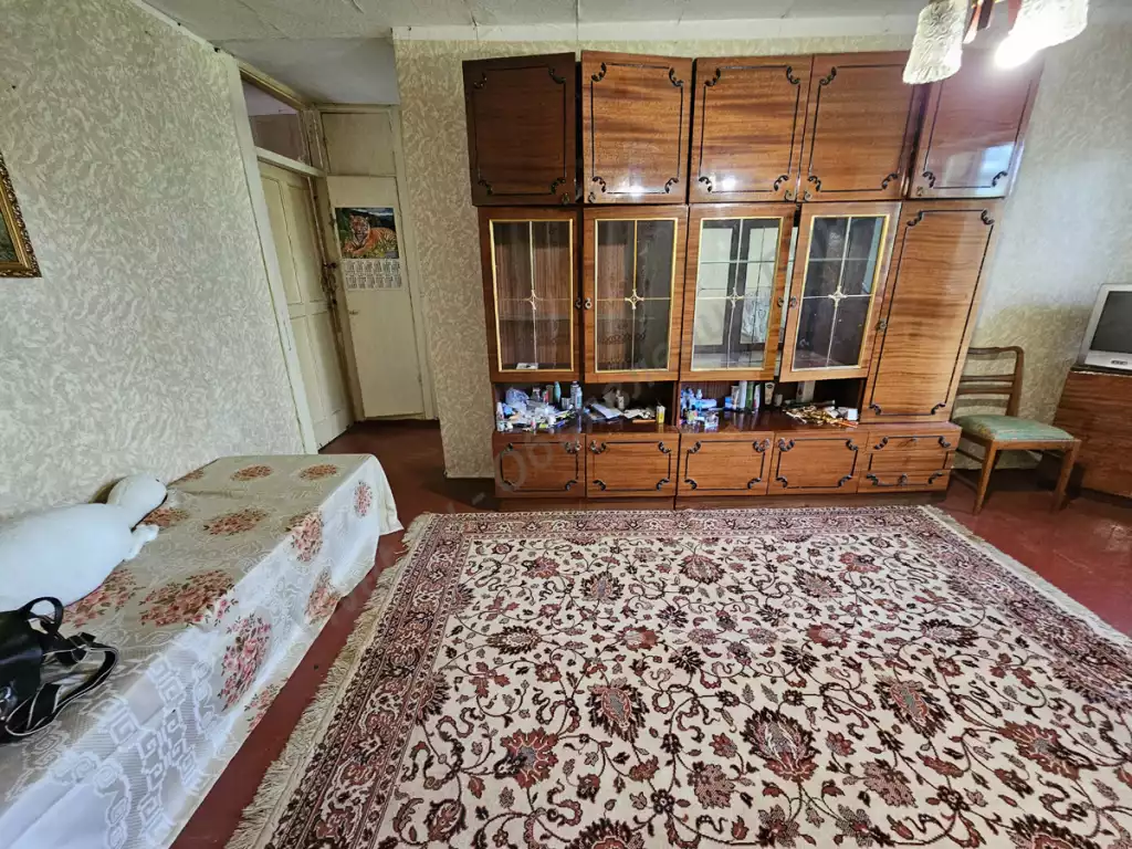 Продажа квартиры, 3 комнаты, 60 м², агент