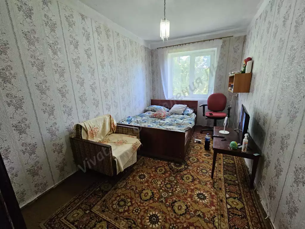 Продажа квартиры, 3 комнаты, 60 м², агент
