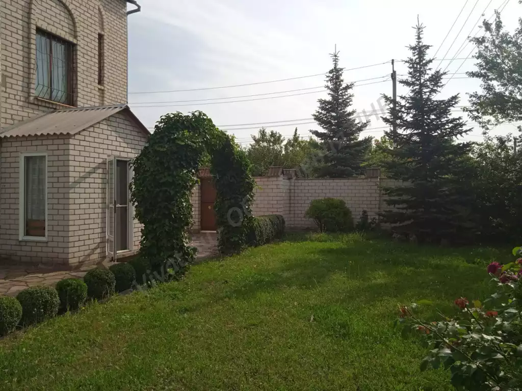 Продам дом, 241 м², 9 сот.