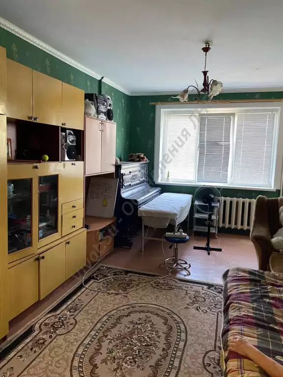 Продажа квартиры, 3 комнаты, 67.4 м², агент