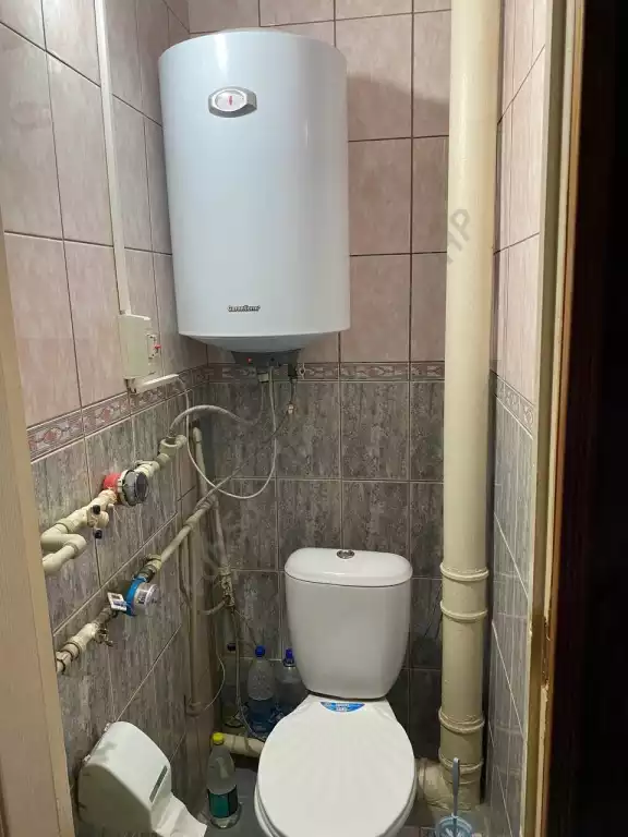 Продажа квартиры, 3 комнаты, 67.4 м², агент