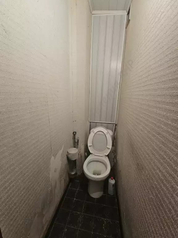 Продажа квартиры, 3 комнаты, 63 м², агент
