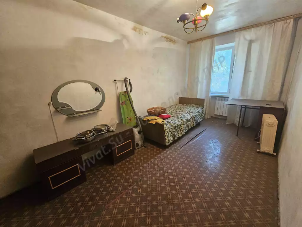 Продажа квартиры, 3 комнаты, 63 м², агент