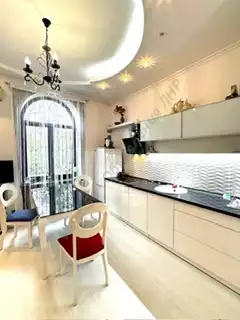 Продажа квартиры, 2 комнаты, 55 м², агент