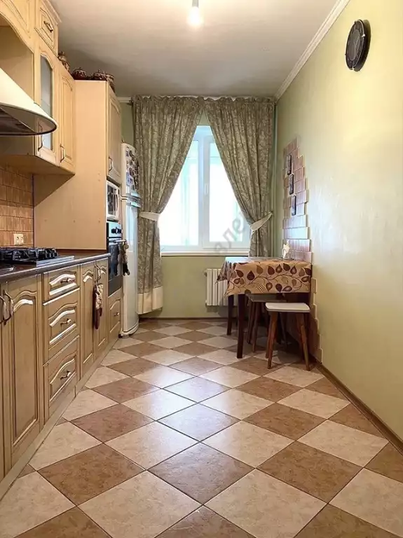 Продажа квартиры, 3 комнаты, 75 м², агент