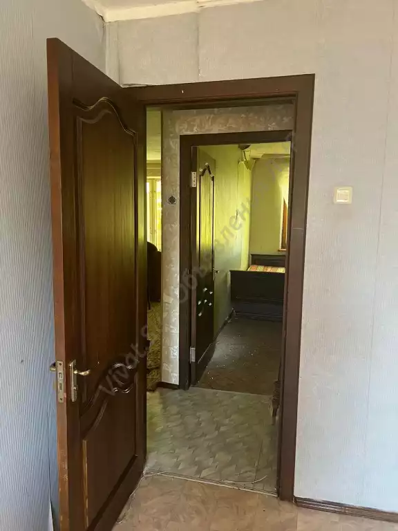 Продажа квартиры, 3 комнаты, 60 м², агент