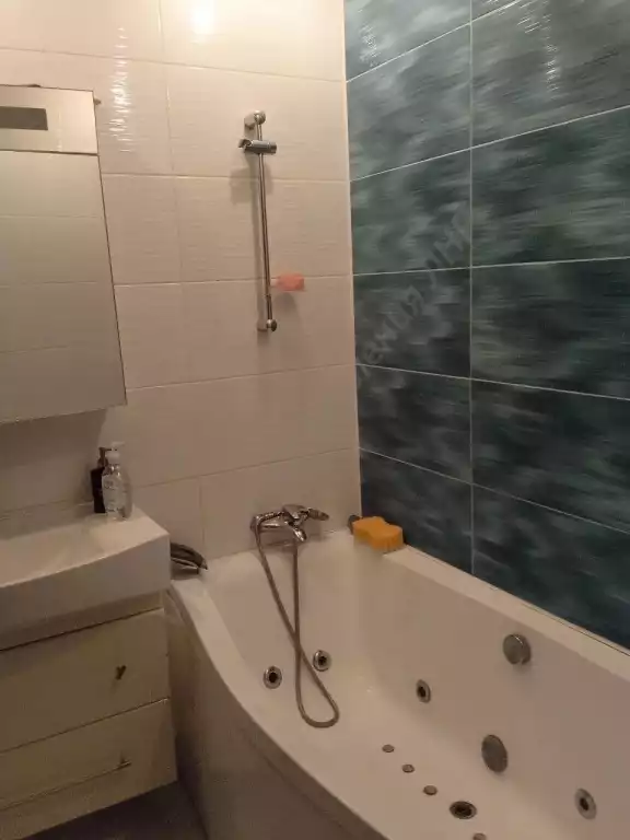 Продажа квартиры, 3 комнаты, 73 м², агент