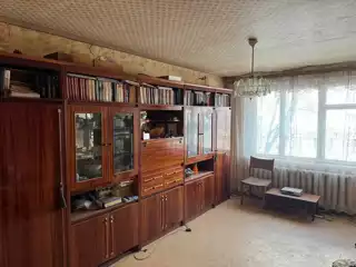 Продажа квартиры, 3 комнаты, 70 м², агент