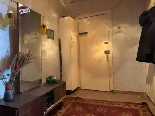 Продажа квартиры, 3 комнаты, 70 м², агент