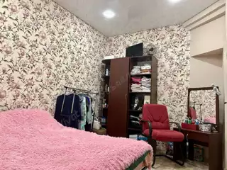 Продажа квартиры, 3 комнаты, 53 м², агент