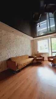 Продажа квартиры, 3 комнаты, 60 м², агент
