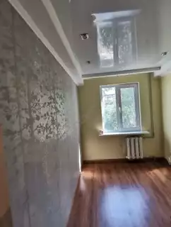 Продажа квартиры, 3 комнаты, 60 м², агент