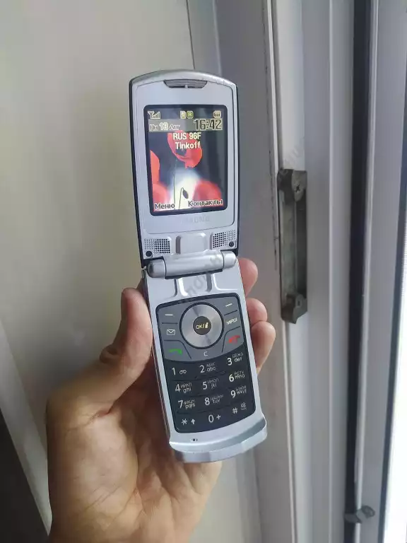 Телефон Samsung SGH-E490, в рабочем состоянии