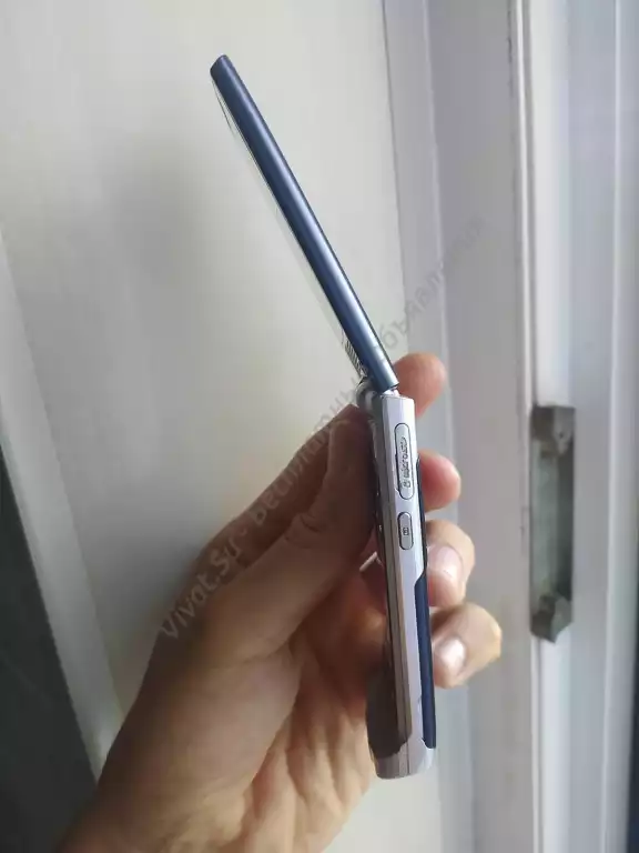 Телефон Samsung SGH-E490, в рабочем состоянии