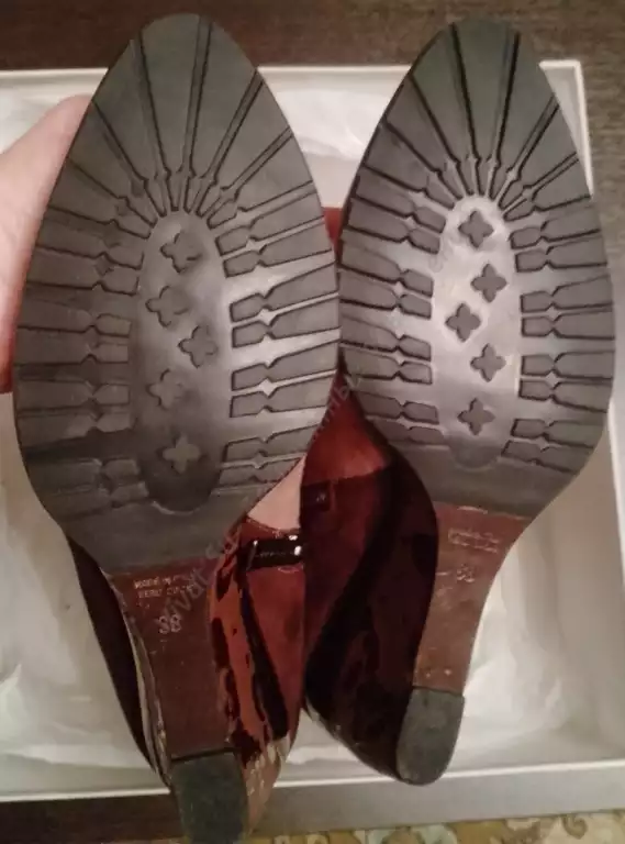 Продаются женские полусапожки