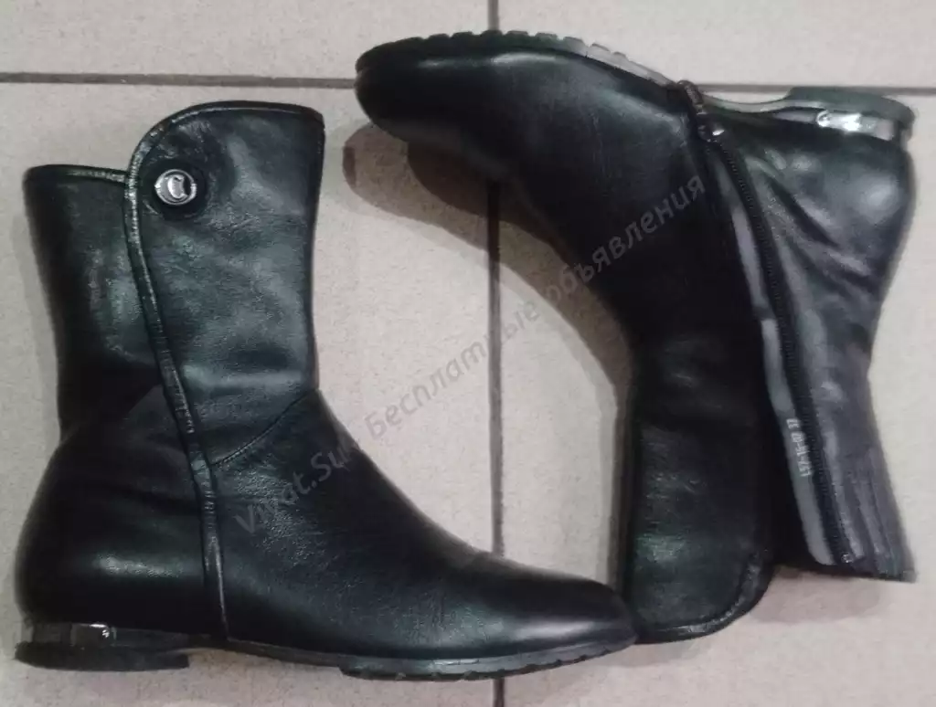 Продаются женские полусапожки кожаные.