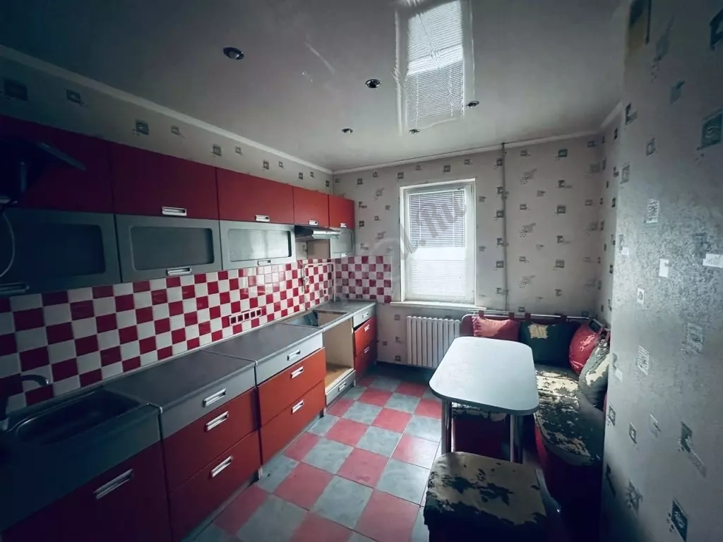 Продам 3к квартиру на 1ом Микрорайоне